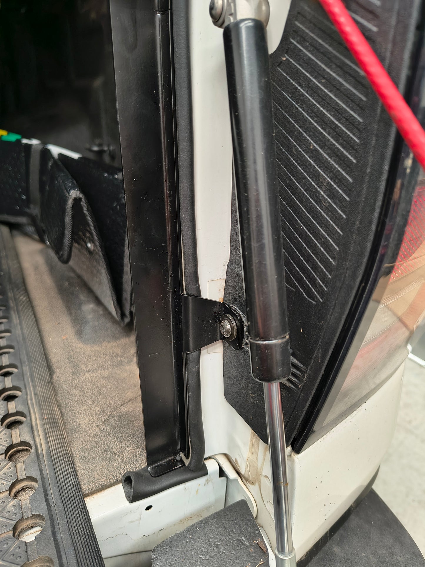 VW Amarok NF Series Tailgate Seal Kit