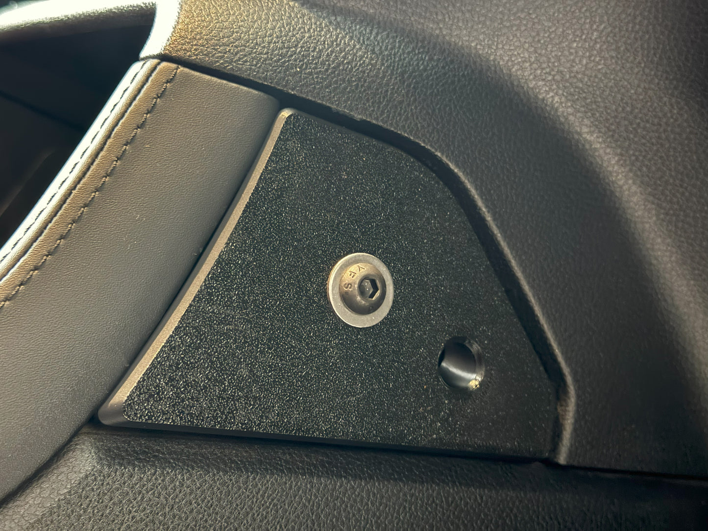 Ford Ranger / Raptor / Everest Console Mount (Next Gen) - RIGHT SIDE